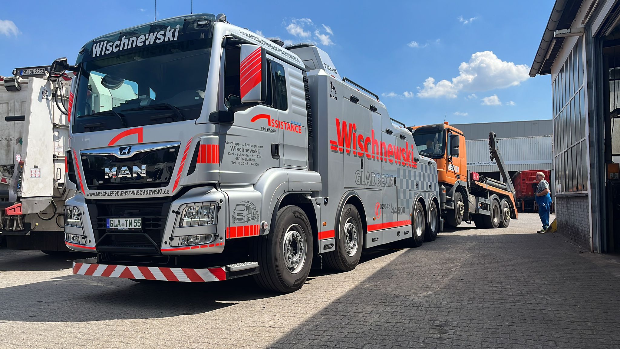 Bergung eines Sattelzugs durch den Abschleppdienst Wischnewski.